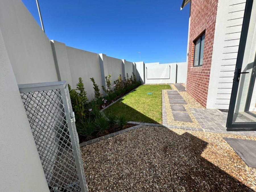 2 Bedroom Property for Sale in Graanendal Western Cape